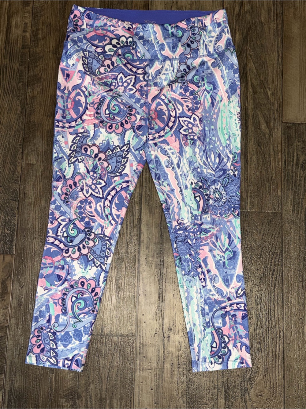 Women's capris leggings in Purple, Pink, Blue